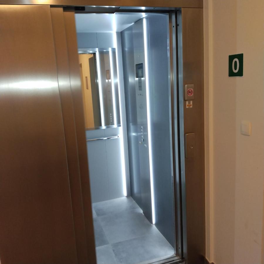 Studio Near Shopping K In K New Bright And Central Κόρτρικ Εξωτερικό φωτογραφία